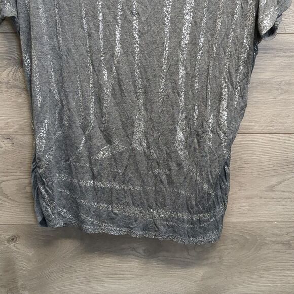 Free Kisses Plus Size Short Sleeve Blouse Ruched Sides Woman's 2X - Picture 3 of 10